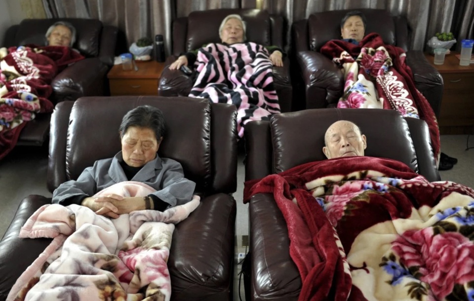 10 triệu trẻ sơ sinh mỗi năm, Trung Quốc vẫn đau đầu vì già hóa